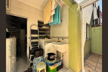 Apartamento à venda com 64m², 2 quartos e 2 vagasLavanderia 