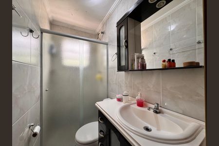 Apartamento à venda com 64m², 2 quartos e 2 vagasBanheiro da suíte