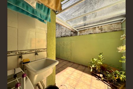 Apartamento à venda com 64m², 2 quartos e 2 vagasLavanderia 