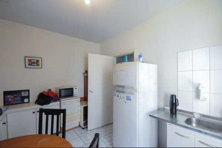 Casa à venda com 133m², 1 quarto e 2 vagas Casa à venda com 133m², 1 quarto e 2 vagasCozinha