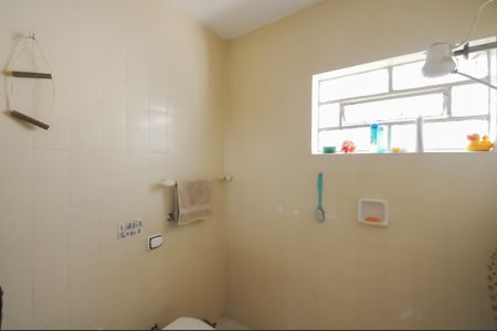 Casa à venda com 133m², 1 quarto e 2 vagas Casa à venda com 133m², 1 quarto e 2 vagasBanheiro Social