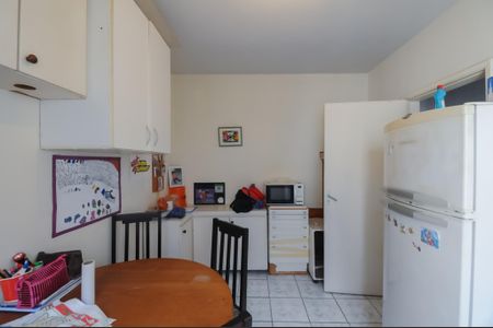 Casa à venda com 133m², 1 quarto e 2 vagas Casa à venda com 133m², 1 quarto e 2 vagasCozinha