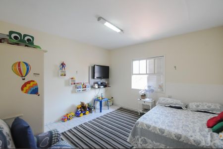 Casa à venda com 133m², 1 quarto e 2 vagas Casa à venda com 133m², 1 quarto e 2 vagasQuarto