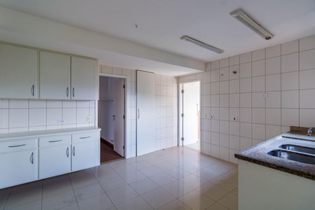 Apartamento para alugar com 245m², 4 quartos e 4 vagas Apartamento para alugar com 245m², 4 quartos e 4 vagasCozinha