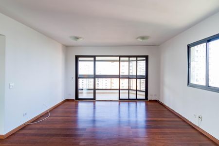 Apartamento para alugar com 245m², 4 quartos e 4 vagas Apartamento para alugar com 245m², 4 quartos e 4 vagasSala