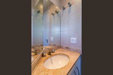 Apartamento para alugar com 245m², 4 quartos e 4 vagas Apartamento para alugar com 245m², 4 quartos e 4 vagasBanheiro