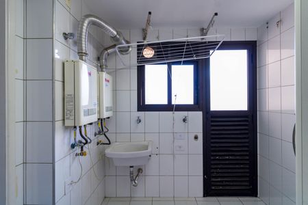 Apartamento para alugar com 245m², 4 quartos e 4 vagas Apartamento para alugar com 245m², 4 quartos e 4 vagasÁrea de Serviço