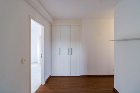 Apartamento para alugar com 245m², 4 quartos e 4 vagas Apartamento para alugar com 245m², 4 quartos e 4 vagasHall
