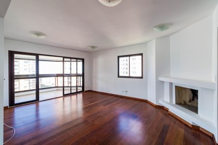 Apartamento para alugar com 245m², 4 quartos e 4 vagas Apartamento para alugar com 245m², 4 quartos e 4 vagasSala