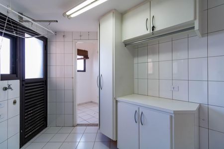 Apartamento para alugar com 245m², 4 quartos e 4 vagas Apartamento para alugar com 245m², 4 quartos e 4 vagasÁrea de Serviço