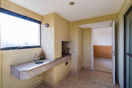 Apartamento para alugar com 245m², 4 quartos e 4 vagas Apartamento para alugar com 245m², 4 quartos e 4 vagasÁrea de Serviço