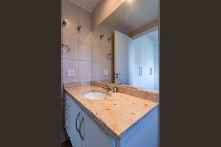 Apartamento para alugar com 245m², 4 quartos e 4 vagas Apartamento para alugar com 245m², 4 quartos e 4 vagasBanheiro