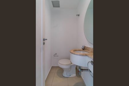 Apartamento para alugar com 245m², 4 quartos e 4 vagas Apartamento para alugar com 245m², 4 quartos e 4 vagasBanheiro