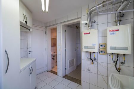 Apartamento para alugar com 245m², 4 quartos e 4 vagas Apartamento para alugar com 245m², 4 quartos e 4 vagasÁrea de Serviço