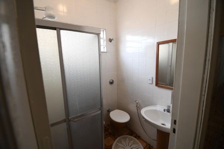 Casa à venda com 70m², 3 quartos e 3 vagasBanheiro 2