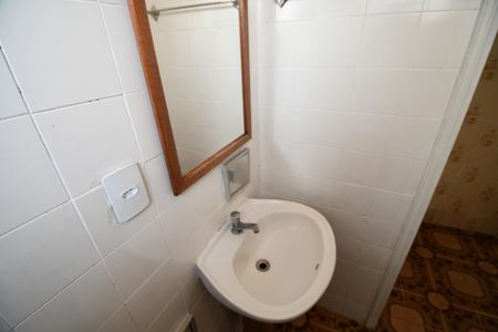 Casa à venda com 70m², 3 quartos e 3 vagasBanheiro 2
