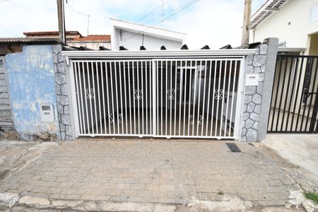 Casa à venda com 70m², 3 quartos e 3 vagasFachada