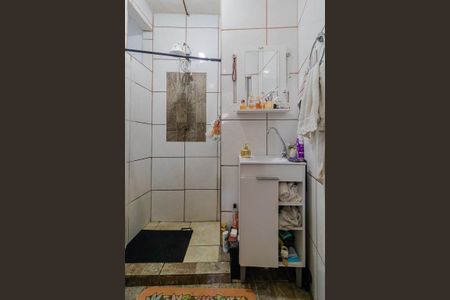 Casa à venda com 100m², 2 quartos e 1 vaga Casa à venda com 100m², 2 quartos e 1 vagaBanheiro