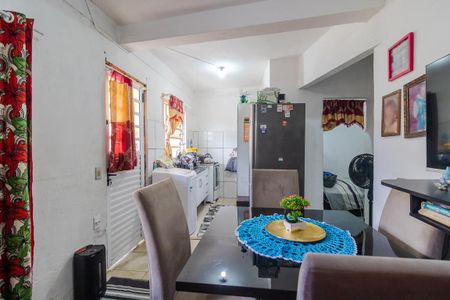 Casa à venda com 100m², 2 quartos e 1 vaga Casa à venda com 100m², 2 quartos e 1 vagaSala