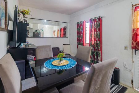 Casa à venda com 100m², 2 quartos e 1 vaga Casa à venda com 100m², 2 quartos e 1 vagaSala