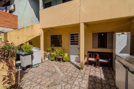 Casa à venda com 100m², 2 quartos e 1 vaga Casa à venda com 100m², 2 quartos e 1 vagaQuintal