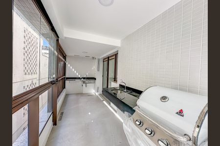 Apartamento à venda com 167m², 3 quartos e 1 vaga Apartamento à venda com 167m², 3 quartos e 1 vagaVaranda gourmet