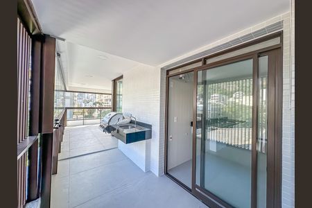 Apartamento à venda com 167m², 3 quartos e 1 vagaÁrea de Serviço