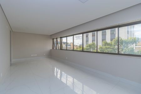 Apartamento à venda com 142m², 4 quartos e 3 vagas Apartamento à venda com 142m², 4 quartos e 3 vagasSala