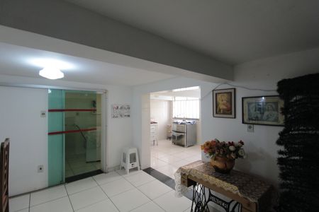 Casa à venda com 180m², 3 quartos e 2 vagasCasa 2 | Sala e Copa