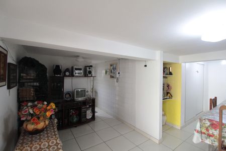 Casa à venda com 180m², 3 quartos e 2 vagasCasa 2 | Sala e Copa