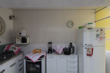 Casa à venda com 180m², 3 quartos e 2 vagasCozinha