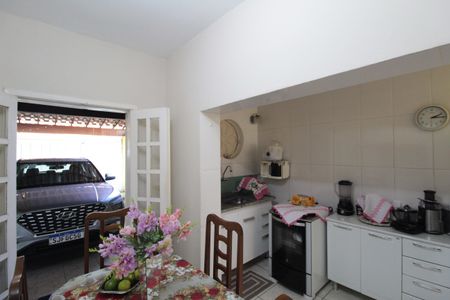 Casa à venda com 180m², 3 quartos e 2 vagasCozinha