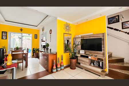 Casa de condomínio para alugar com 96m², 3 quartos e 2 vagas Casa de condomínio para alugar com 96m², 3 quartos e 2 vagasSala