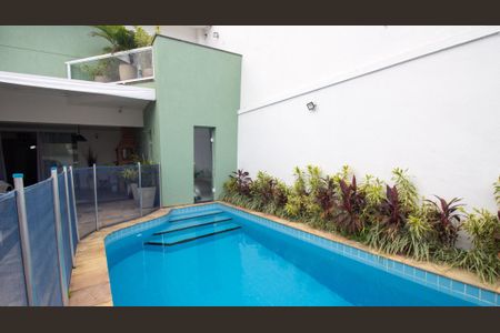 Casa de condomínio para alugar com 270m², 5 quartos e 3 vagas Casa de condomínio para alugar com 270m², 5 quartos e 3 vagasPiscina