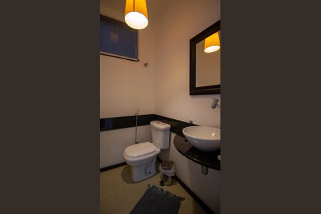 Casa de condomínio para alugar com 270m², 5 quartos e 3 vagas Casa de condomínio para alugar com 270m², 5 quartos e 3 vagasLavabo