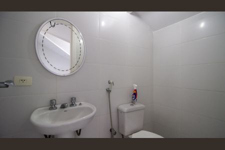 Casa de condomínio para alugar com 270m², 5 quartos e 3 vagas Casa de condomínio para alugar com 270m², 5 quartos e 3 vagasLavabo do Sotão