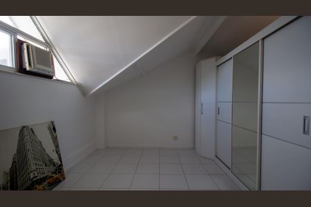 Casa de condomínio para alugar com 270m², 5 quartos e 3 vagas Casa de condomínio para alugar com 270m², 5 quartos e 3 vagasSotão