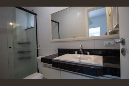 Casa de condomínio para alugar com 270m², 5 quartos e 3 vagas Casa de condomínio para alugar com 270m², 5 quartos e 3 vagasBanheiro da Suíte 3