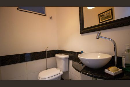 Casa de condomínio para alugar com 270m², 5 quartos e 3 vagas Casa de condomínio para alugar com 270m², 5 quartos e 3 vagasLavabo