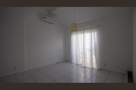 Casa de condomínio para alugar com 270m², 5 quartos e 3 vagas Casa de condomínio para alugar com 270m², 5 quartos e 3 vagasBanheiro da Suíte 1