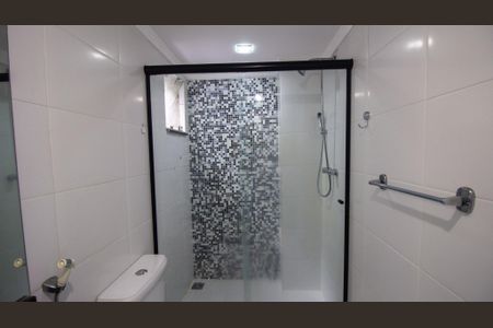 Casa de condomínio para alugar com 270m², 5 quartos e 3 vagas Casa de condomínio para alugar com 270m², 5 quartos e 3 vagasBanheiro da Suíte 1