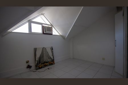 Casa de condomínio para alugar com 270m², 5 quartos e 3 vagas Casa de condomínio para alugar com 270m², 5 quartos e 3 vagasSotão