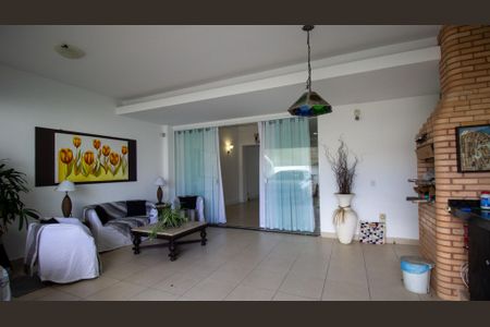 Casa de condomínio para alugar com 270m², 5 quartos e 3 vagas Casa de condomínio para alugar com 270m², 5 quartos e 3 vagasÁrea Gourmet