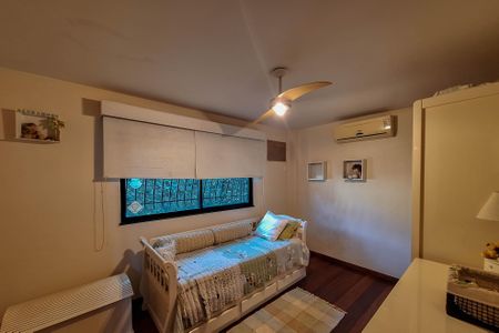 Casa de condomínio à venda com 180m², 4 quartos e 2 vagasQuarto 2