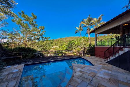 Casa de condomínio à venda com 180m², 4 quartos e 2 vagasQuintal