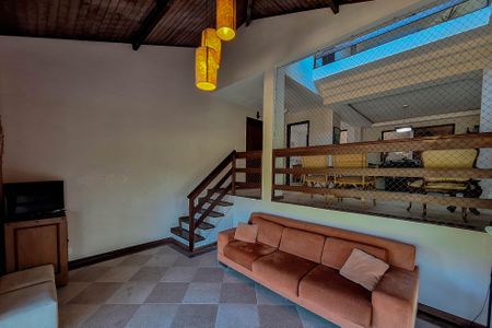 Casa de condomínio à venda com 180m², 4 quartos e 2 vagasSala 1