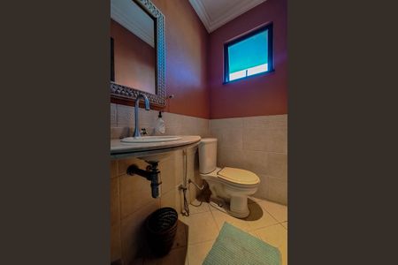 Casa de condomínio à venda com 180m², 4 quartos e 2 vagasLavabo