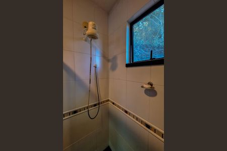 Casa de condomínio à venda com 180m², 4 quartos e 2 vagasBanheiro Social