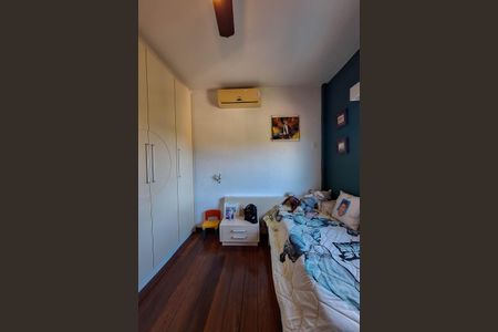 Casa de condomínio à venda com 180m², 4 quartos e 2 vagasQuarto 1