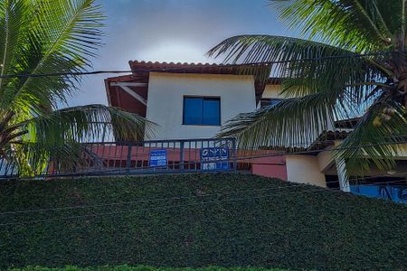 Casa de condomínio à venda com 180m², 4 quartos e 2 vagasFachada